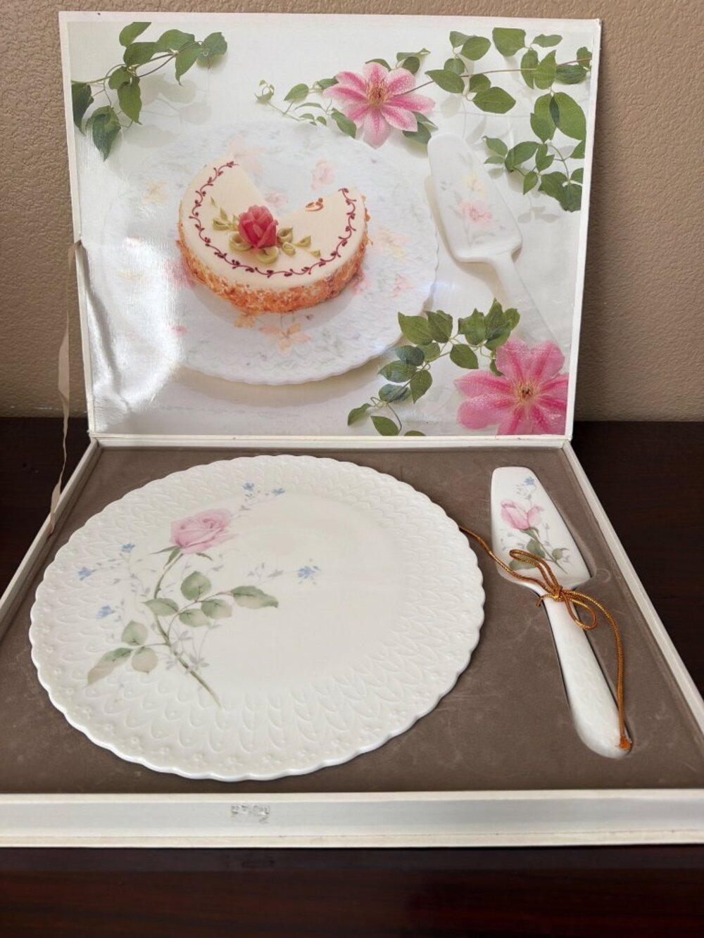 Vintage Mikasa April Rose B2053 Bone China Cake Plate Server Set Japan in Box